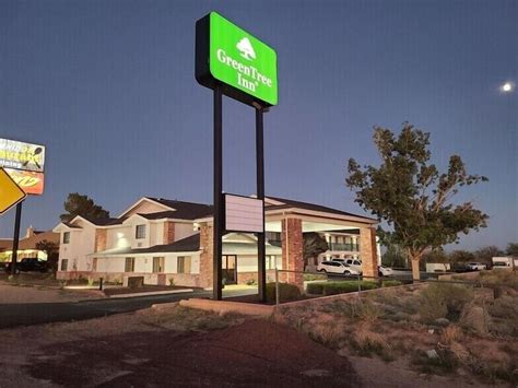 hotels holbrook az pet friendly.